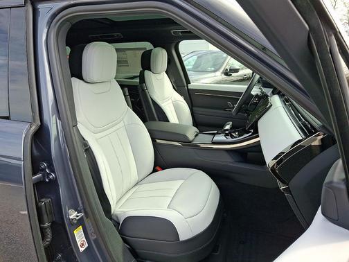 Varesine Blue Metallic 2026 Land Rover Range Rover Sport SE
