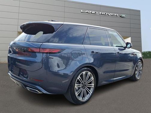 Varesine Blue Metallic 2026 Land Rover Range Rover Sport SE