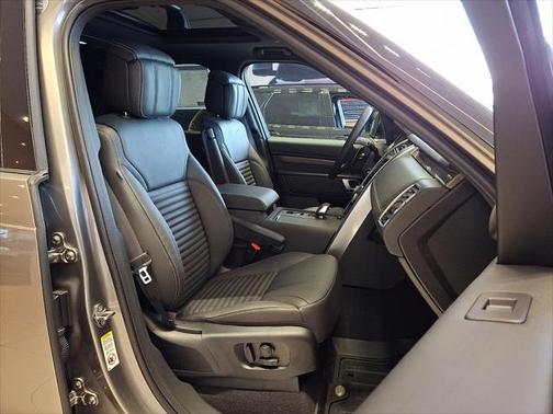 2025 Land Rover Discovery P360 Metropolitan Edition