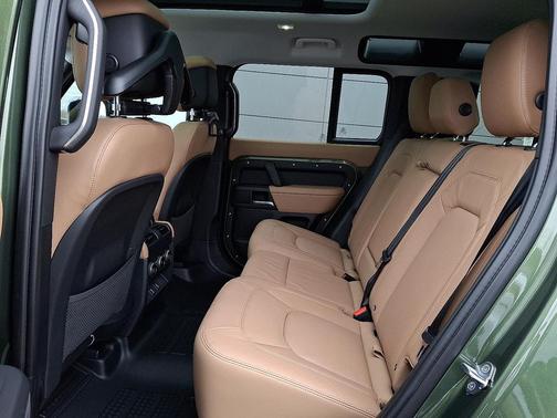 2026 Land Rover Defender P400 X-Dynamic SE