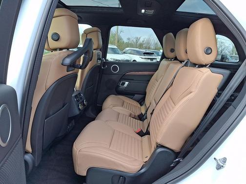 2026 Land Rover Discovery Dynamic SE