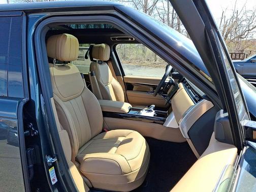 Belgravia Green Metallic - 1DV 2026 Land Rover Range Rover P400 SE