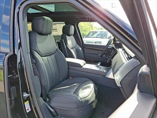 2025 Land Rover Range Rover P400 SE