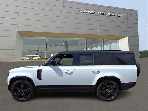 2025 Land Rover Defender 130 P400 X-Dynamic SE