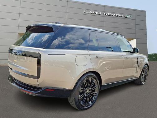 2025 Land Rover Range Rover P400 SE 7 Seat