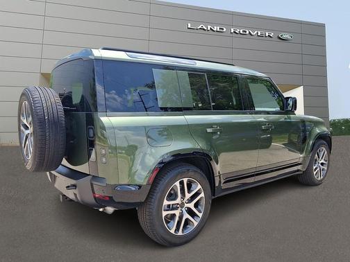 Woolstone Green Metallic 2026 Land Rover Defender P400 X-Dynamic SE