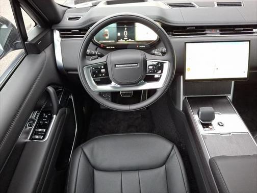 2025 Land Rover Range Rover P550e SE