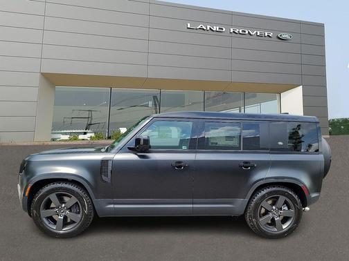 2024 Land Rover Defender 110 P500 SE