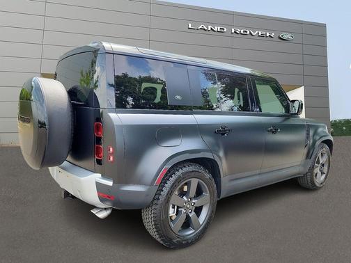 2024 Land Rover Defender 110 P500 SE