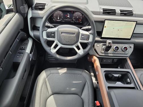 2024 Land Rover Defender 110 P500 SE