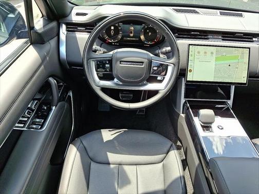 2025 Land Rover Range Rover P530 SE