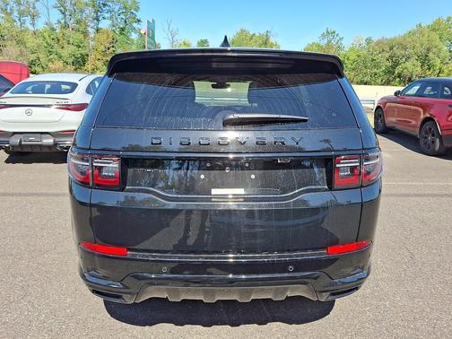 Santorini Black Metallic - 1AG 2026 Land Rover Discovery Sport Landmark