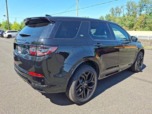 Santorini Black Metallic - 1AG 2026 Land Rover Discovery Sport Landmark