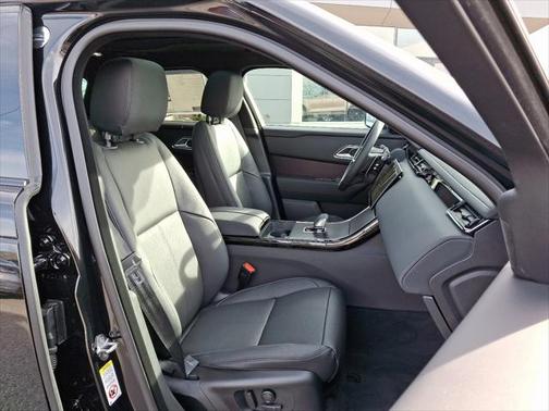 2026 Land Rover Range Rover Velar P250 SE R-Dynamic