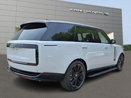 2025 Land Rover Range Rover P530 SE 7 Seat