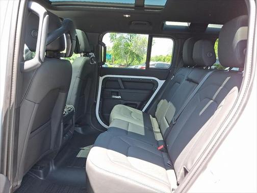 2025 Land Rover Defender 110 P400 S