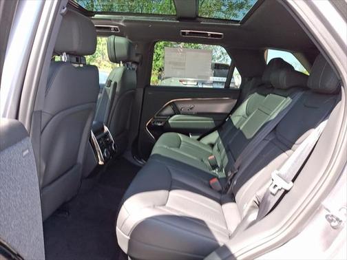 2025 Land Rover Range Rover Sport SE