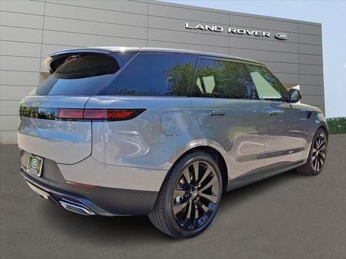 2025 Land Rover Range Rover Sport SE