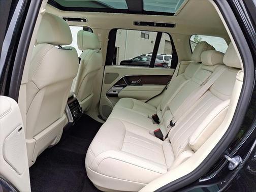 2023 Land Rover Range Rover P400 SE