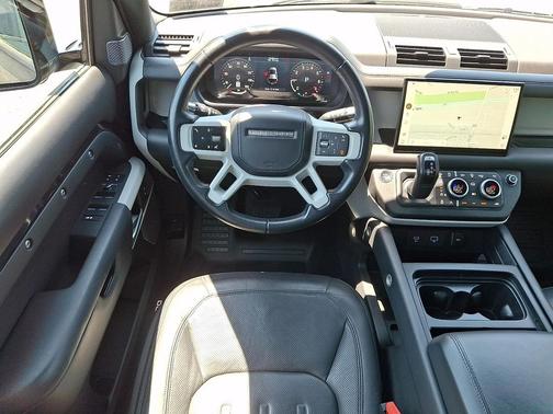 Santorini Black Metallic - 1AG 2022 Land Rover Defender 110 XS Edition