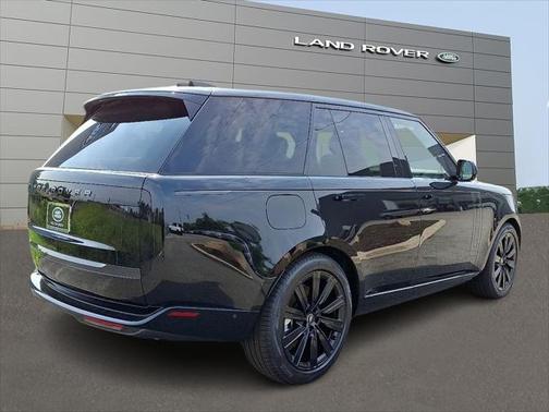 2025 Land Rover Range Rover P530 SE