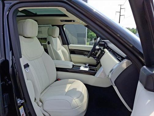 2025 Land Rover Range Rover P530 SE