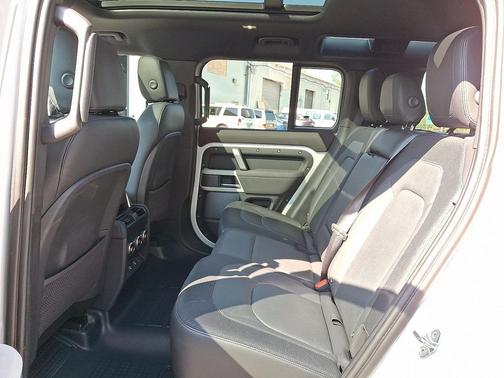 2023 Land Rover Defender 110 X-Dynamic SE