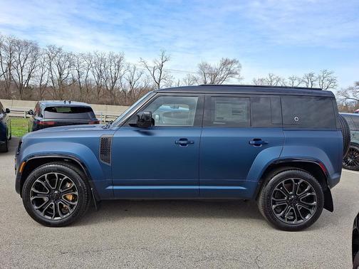 2026 Land Rover Defender V8