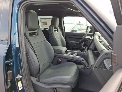 2026 Land Rover Defender V8