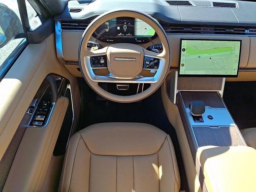 2026 Land Rover Range Rover P530 SE