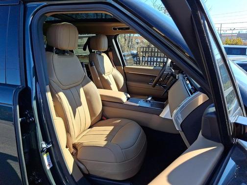 2026 Land Rover Range Rover P530 SE