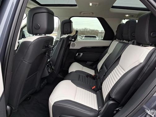 2026 Land Rover Discovery S