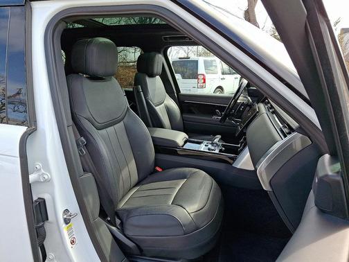2023 Land Rover Range Rover P530 SE
