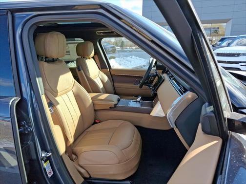 2025 Land Rover Range Rover P530 SE