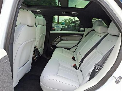 2025 Land Rover Range Rover Sport SE
