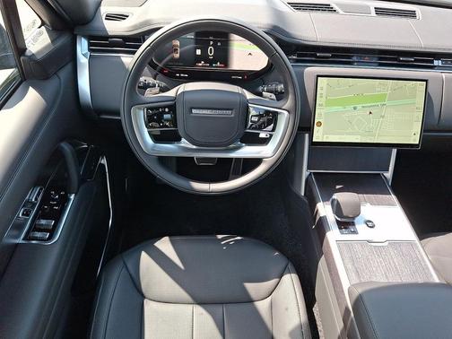 Santorini Black Metallic 2026 Land Rover Range Rover P400 SE 7 Seat