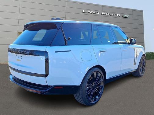 2026 Land Rover Range Rover P400 SE