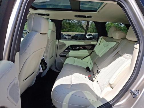 2025 Land Rover Range Rover P400 SE