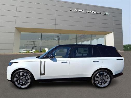 2025 Land Rover Range Rover P530 SE 7 Seat