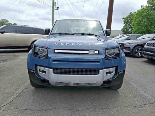 2025 Land Rover Defender 110 P300