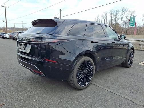 2026 Land Rover Range Rover Velar P250 SE R-Dynamic