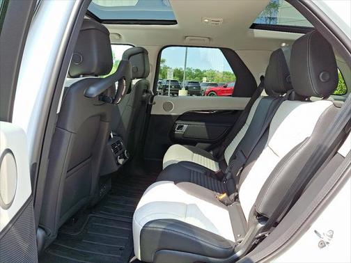 2025 Land Rover Discovery P300 S