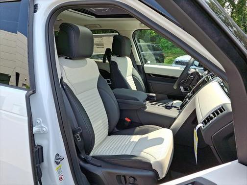 2025 Land Rover Discovery P300 S