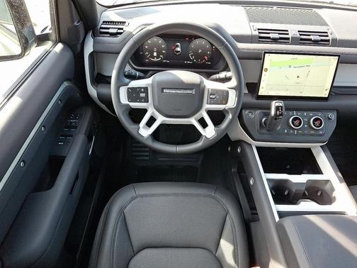 2025 Land Rover Defender 110 P300