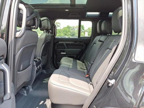 2025 Land Rover Defender 110 P500 X-Dynamic SE