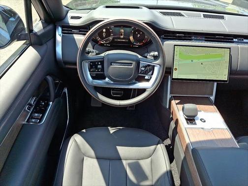 2025 Land Rover Range Rover P400 SE