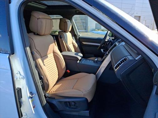 2025 Land Rover Discovery P360 Dynamic SE