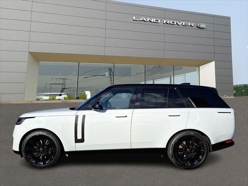 2025 Land Rover Range Rover P530 SE