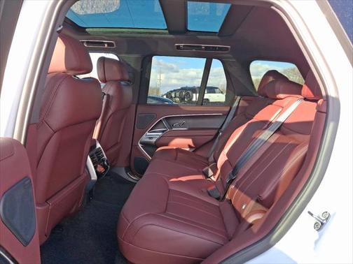2025 Land Rover Range Rover P530 SE
