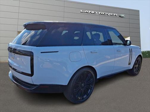 2025 Land Rover Range Rover P530 SE